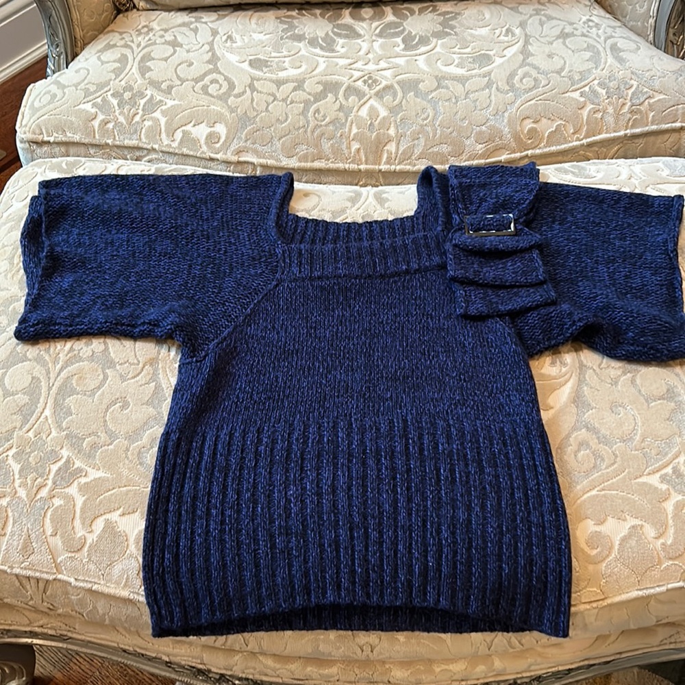 Barami amazing Blue knit top